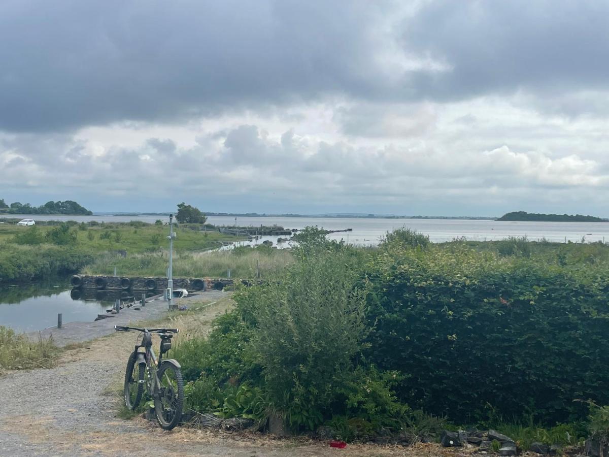 Lakeland Midsummer Lakehouse Oughterard Buitenkant foto